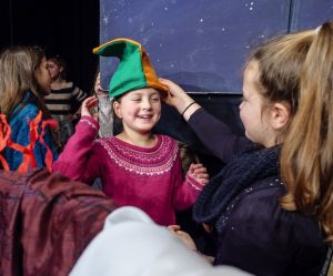 Weöres: A holdbeli csónakos - színdarab gyerekeknek - Párszíntér